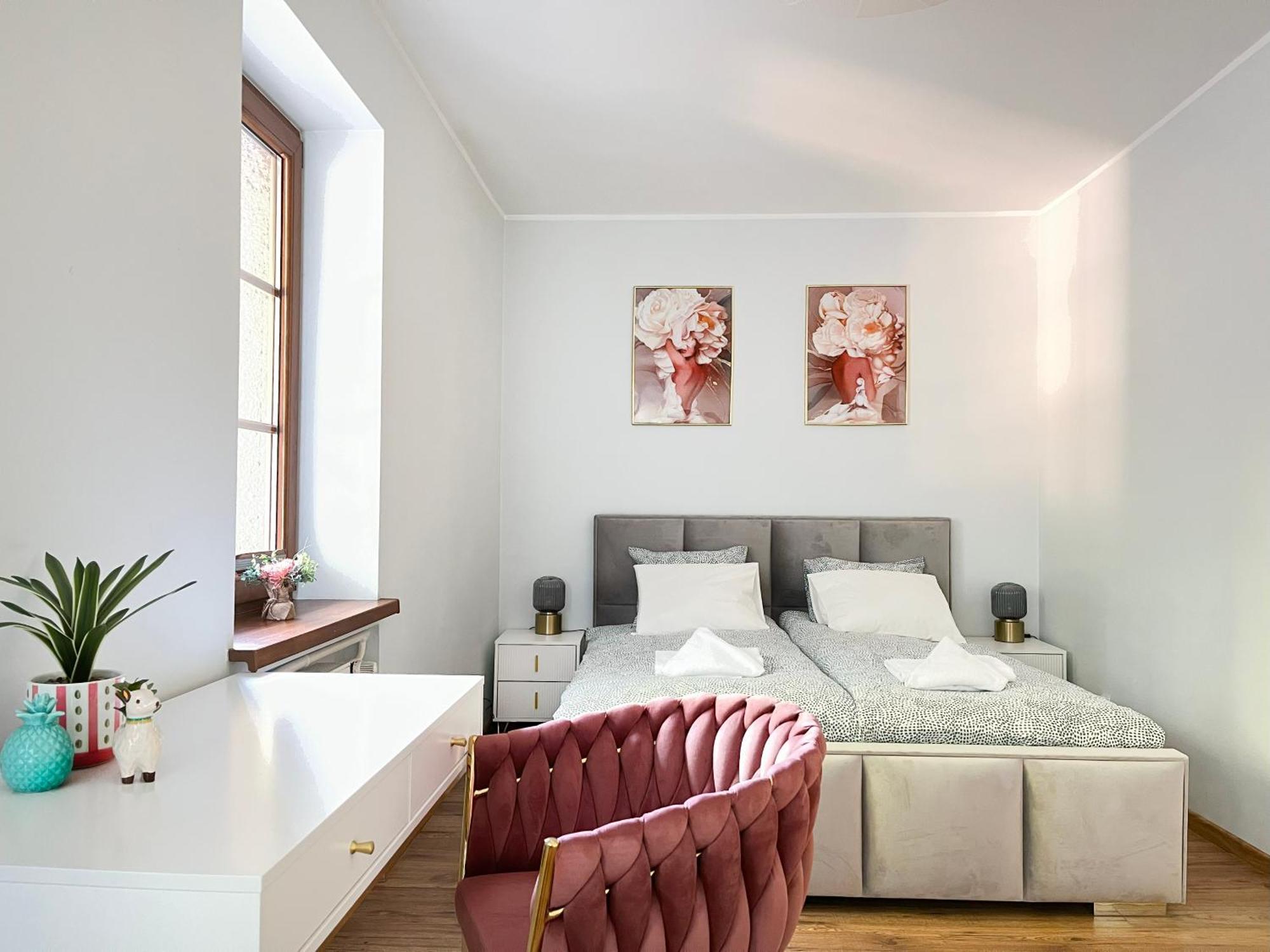 Large 2 Bedrooms And Living Room, Kazimierz District Apartment Krakow